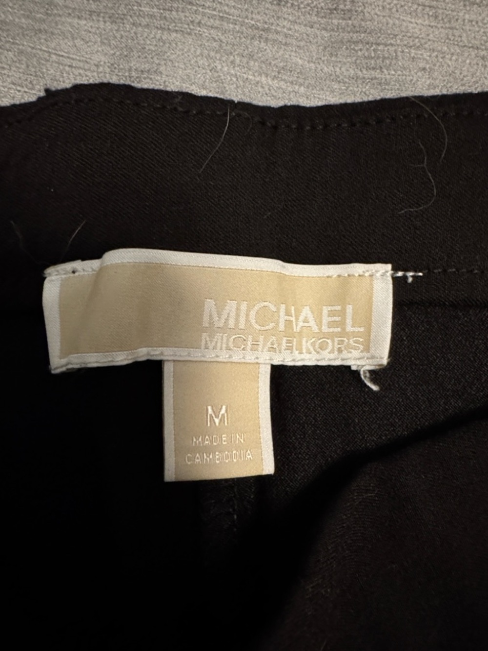Michael Kors Black Top with Beige Label - Picture 1 of 3